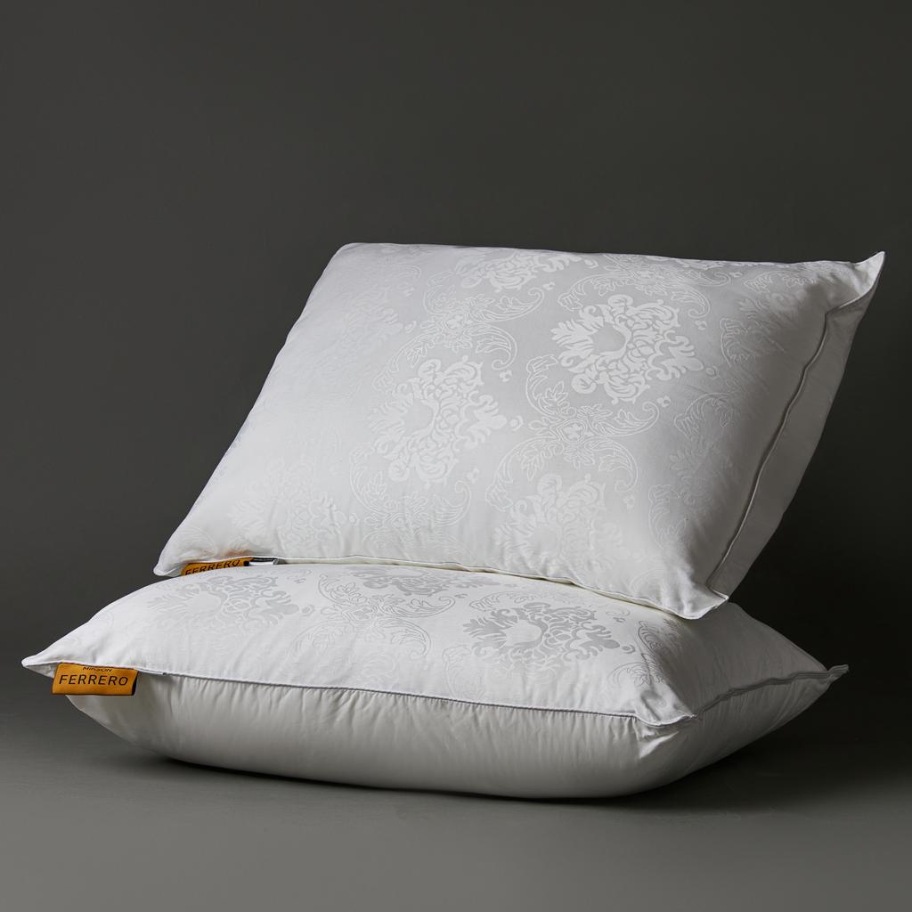 Down-Filled Pillow №15-02 White — 90% down, 10% feather, Fill Power 600, Medium.