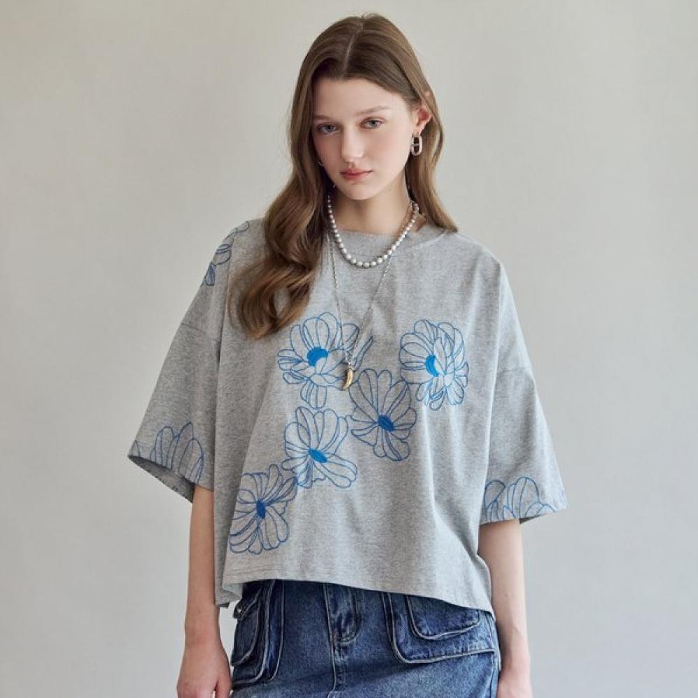 

Maxza Loose FiT Flower Embroidery ShorT Sleeve T shirT zf05qT011na Grey/FREE