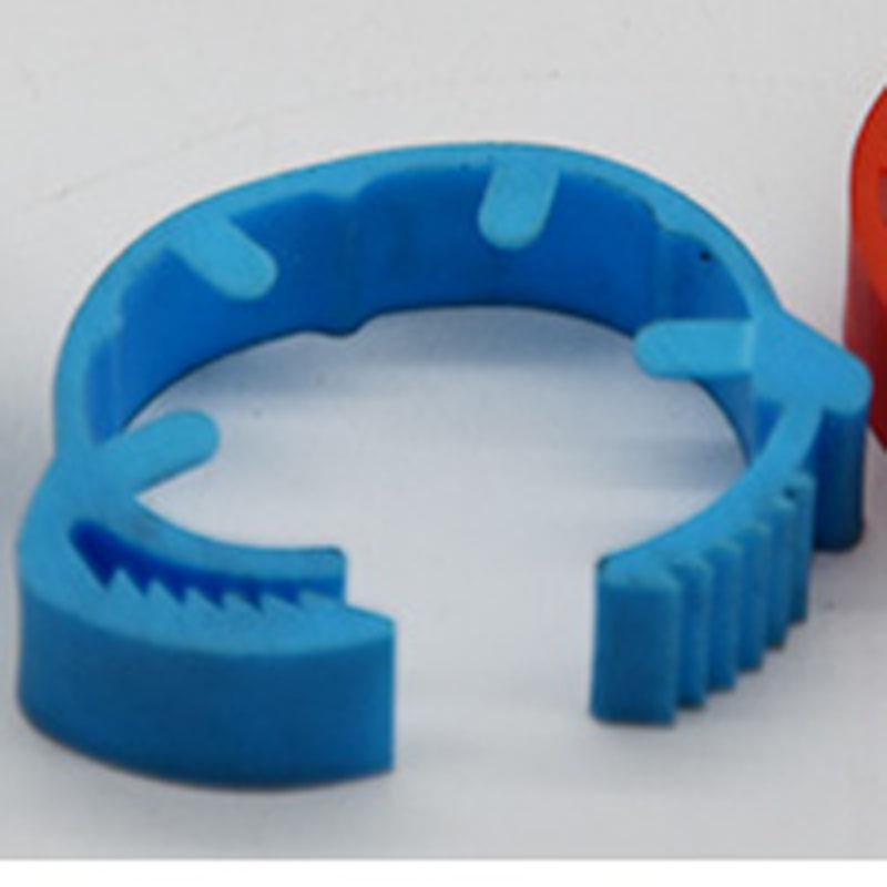 

Adjustable Snap-On Poultry Leg Ring for Chickens, Ducks, and Geese with Baffle