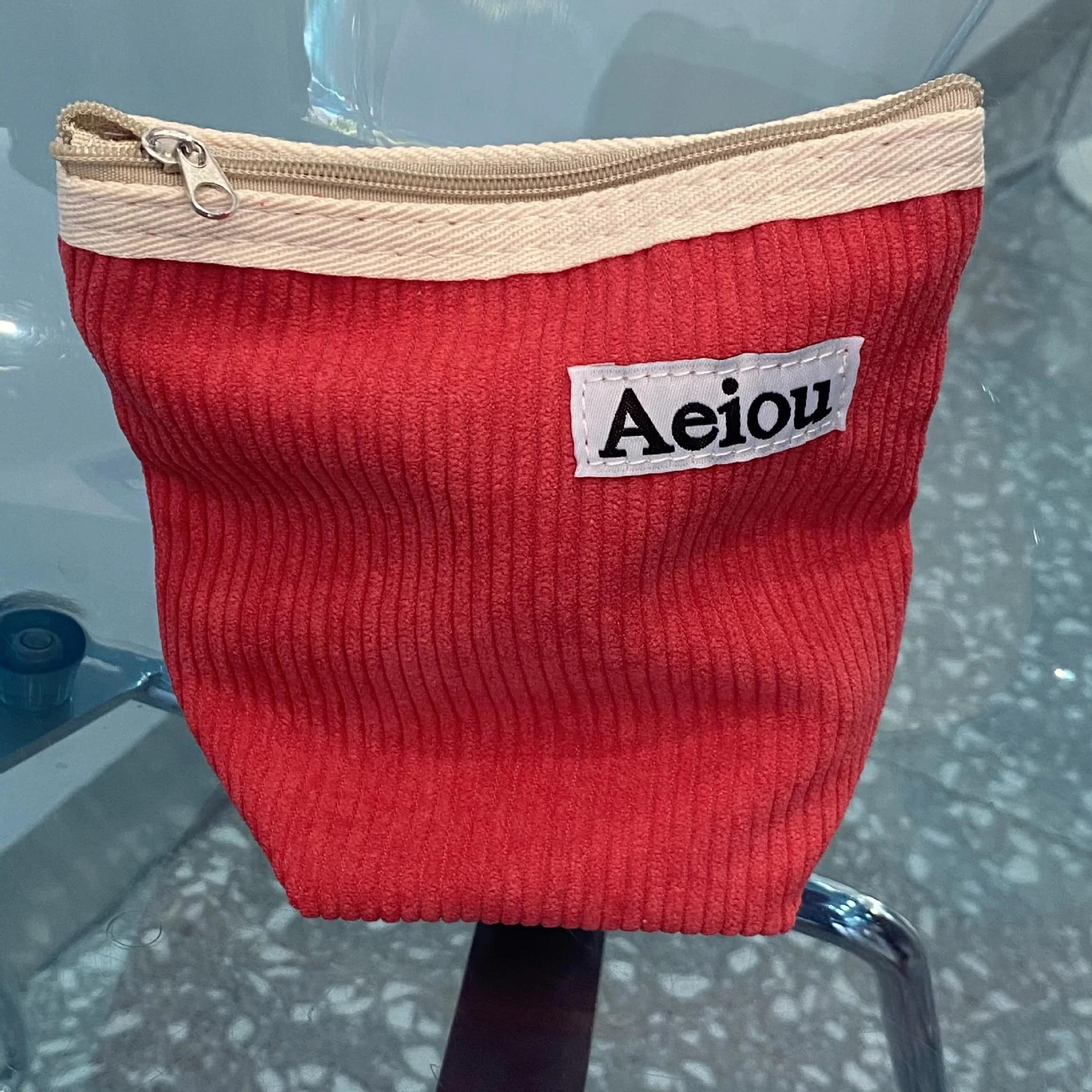 

Вельветовая женская косметичка для губной помады, симпатичный мини-кошелек, дорожная сумка для гигиенических салфеток, косметичка на молнии, клатч для хранения туалетных принадлежностей красный