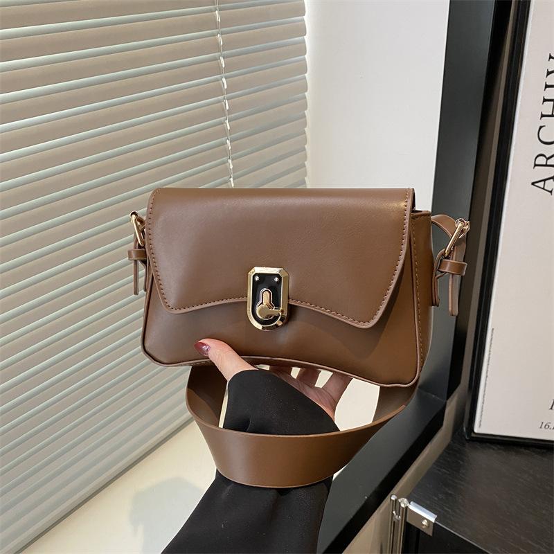 

Textured summer new niche design beautiful shoulder underarm bag simple solid color popular handbag кофейный