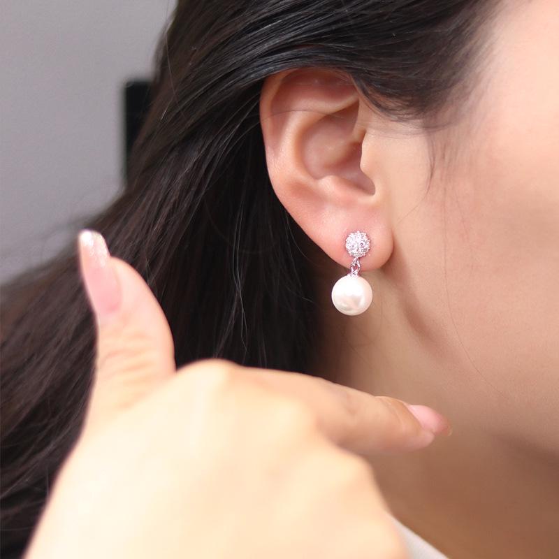 S925 Sterling Silver French Luxury Pearl Earrings: Elegant Rhinestone-Inlaid Shell Pearl Studs for Women