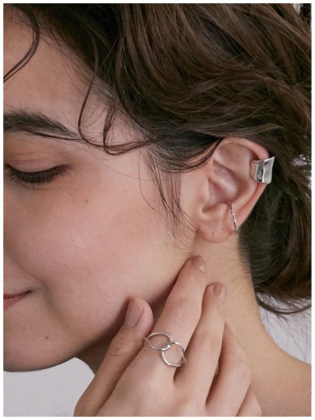 Japanese Minimalist Arc-Shaped Ear Cuff Earrings: Versatile, High-End and Stylish Stud Accessory.
