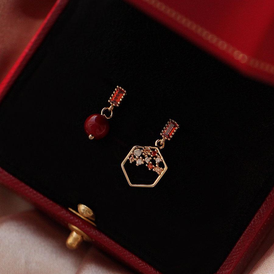 New Geometric Asymmetry Acacia Bean Burgundy Niche Design Bee Honeycomb Stud Earrings Earrings Women