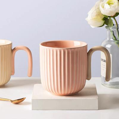 Ins Nordic Style Vertical Stripe Hrnek Jednoduchý keramický šálek na vodu Šálek na kávu Šálek na snídani Šálek na mléko Šálek na mléko Speciální Šálek na vodu