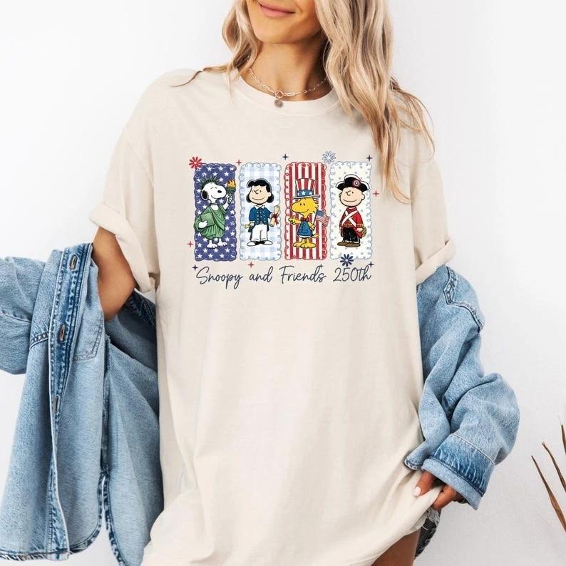 Snoopy Friends 250th USA Independence Anniversary Patriotic T-T-Shirt M