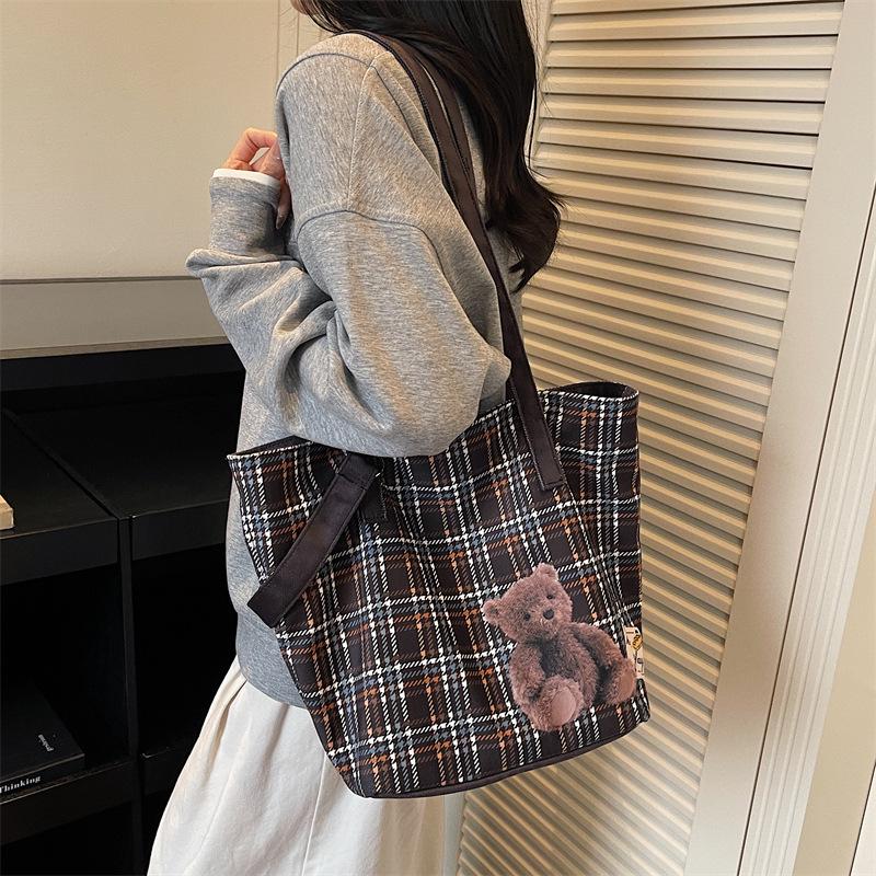 New Style Plaid Tote Bag: Versatile, Large-Capacity, Retro Shoulder Handbag for Women