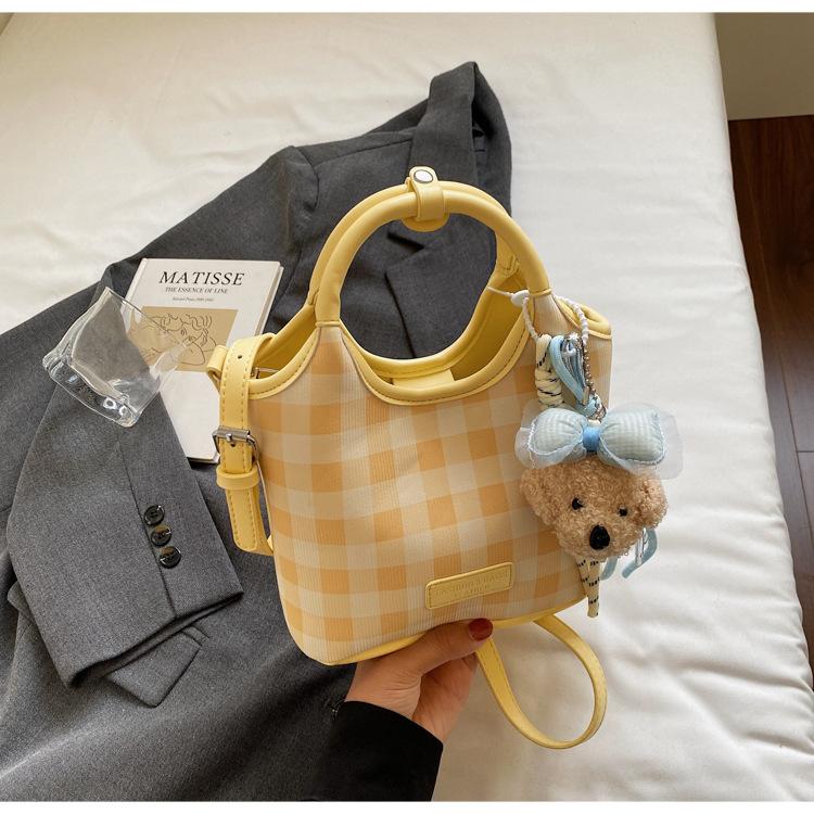 2025 New Fashion Versatile Shoulder Crossbody Bag Premium Underarm Temperament Plaid Hand Bag Bucket Bag