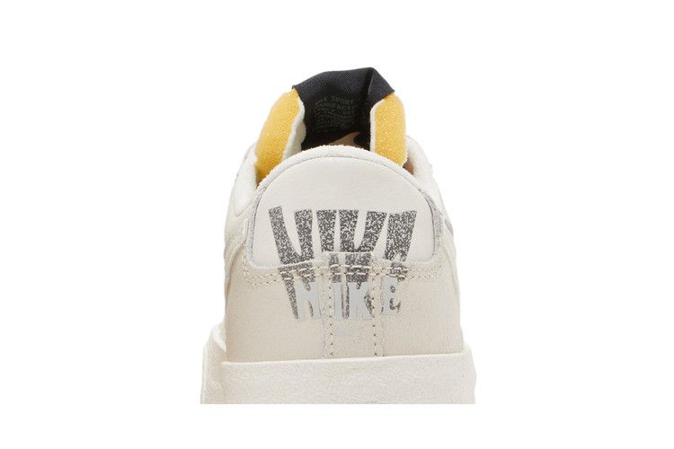 Men's Sneakers Nike Blazer Low 77 Premium Halloween (2022) Phantom/Ghost Green/Scream Green/Phantom