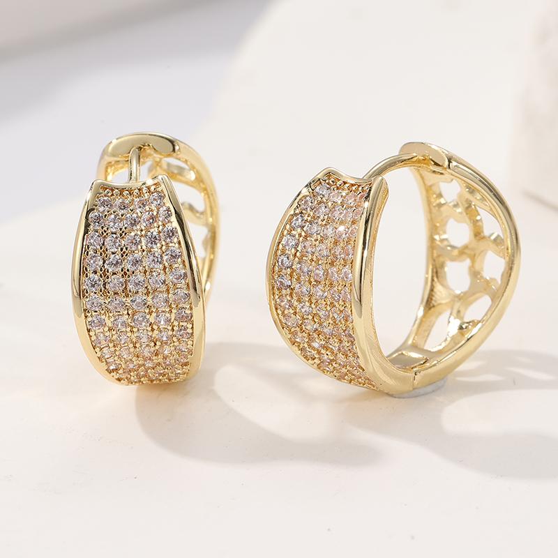 Sparking Inlaid Synthetic Zirconia Small Hoop Earrings for Women Elegant Geometric Golden Plated Wedding Banquet Jewelry