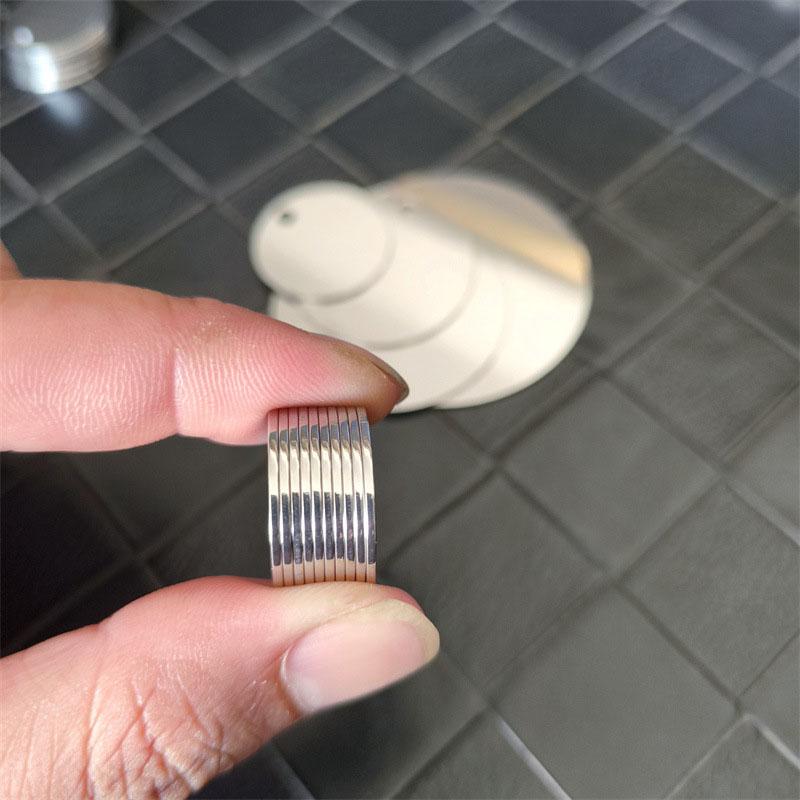 WTEMPO Edelstahl Runde Anhänger Schlüsselanhänger Schmuck Anhänger Schlüsselanhänger Können Graviert Werden Handtasche Rucksack Autoschlüssel Anhänger