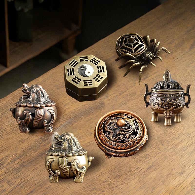 Vintage Alloy Incense Burner Stick Holder Three Legged Hollow Out Mini Sandalwood Censer Incense Burner Home Decoration