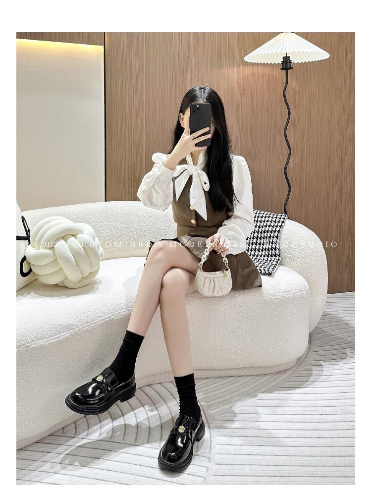 In Stock: Women's Patent Leather Camellia Small Gold Buckle Thick Sole Loafers, Non-Slip.