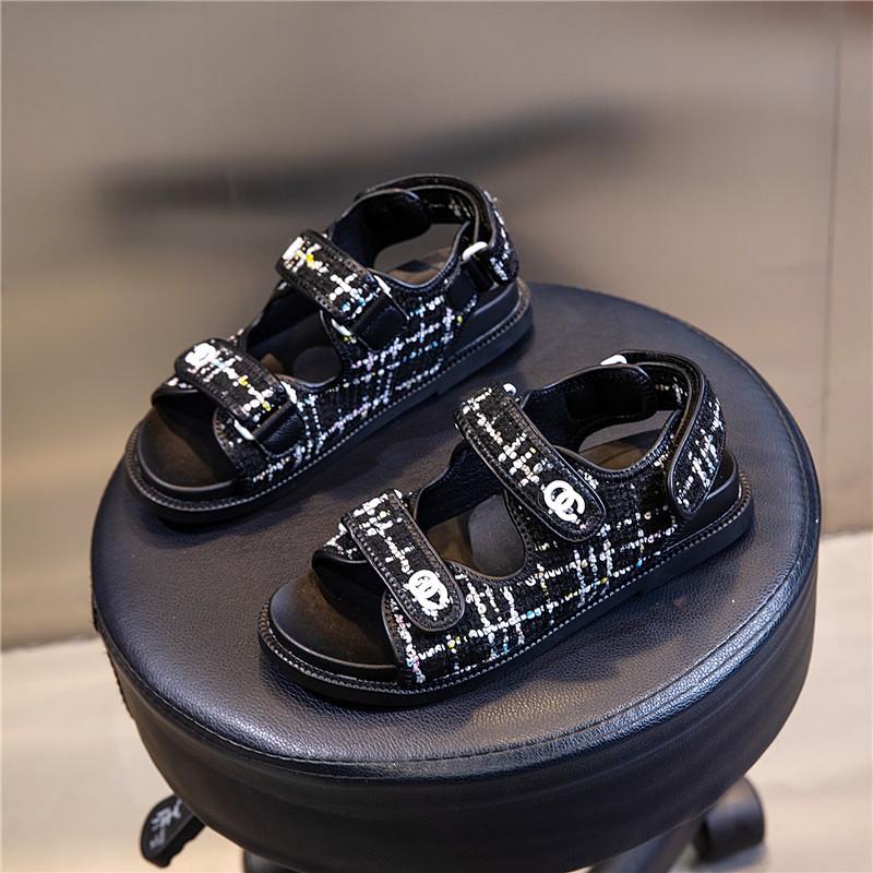 

Sandals women s new 2025 new Korean version of versatile flat-bottomed casual shoes children wear fashionable breathable fish mouth women s shoes 40 чёрный