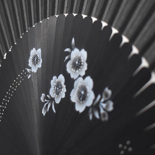 folding and silk High-quality silk-covered fan, black, bamboo, (5848 Sakura)