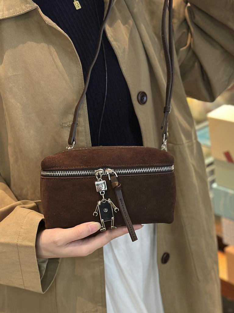 This Crossbody Small Square Bag Is A Fashionable, Versatile and High-end Single-shoulder Bag
