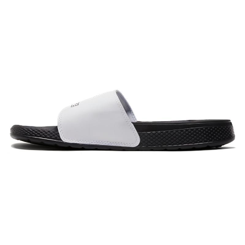 Converse casual EVA quick-drying slippers are available for all men and women in black and white.