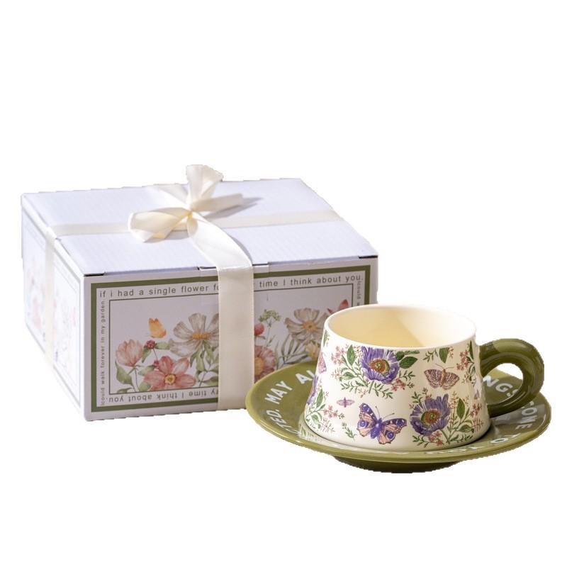 Moderne Hausfrau Kaffeetasse und Teller Geschenkbox Set Hochwertig und Exquisit Einweihungs- Verlobungs- und Frischvermählten-Geschenk Tassenset