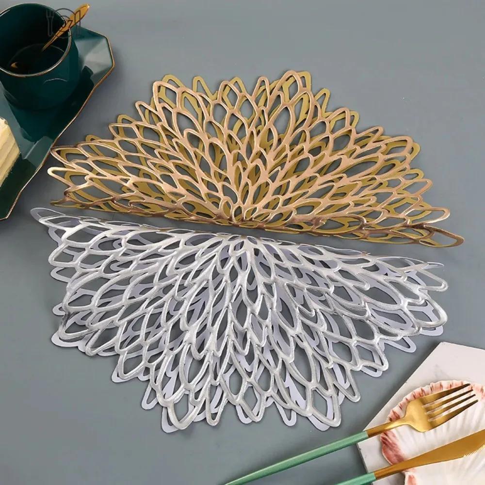 Wipeable Placemats Set of Round Hollow Out Blooming Flowers Place Mats Coaster for Dining Table Holiday Party Wedding Decoration