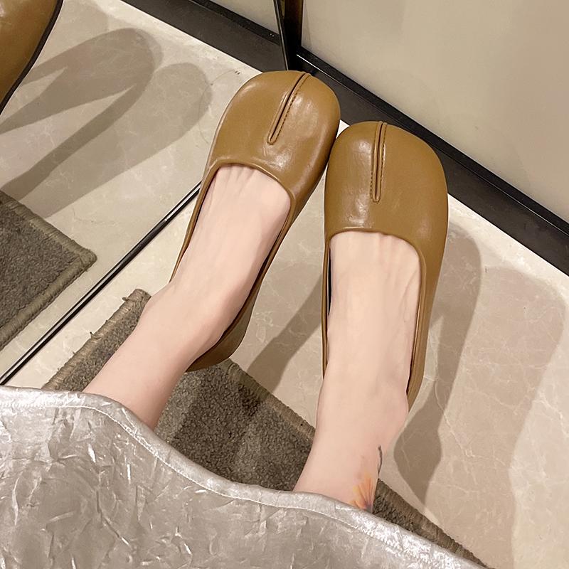 Fashion 2024 Silver Leather Split Toe Flat Shoes Woman Mary Janes Tabi Ninja Flats Female Cozy Dress Shoes Ankle Belt Moccasins
