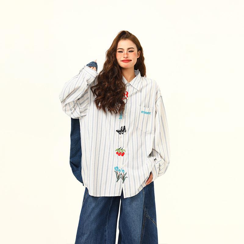 

Unisex Trendy Loose-Fit Long Sleeve Butterfly & Flower Embroidery Shirt M