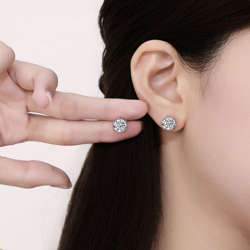 Classic Moissanite Stud Earrings, Women's S925 Sterling Silver, Simple Six-Prong Setting, High-End Cartilage Style.