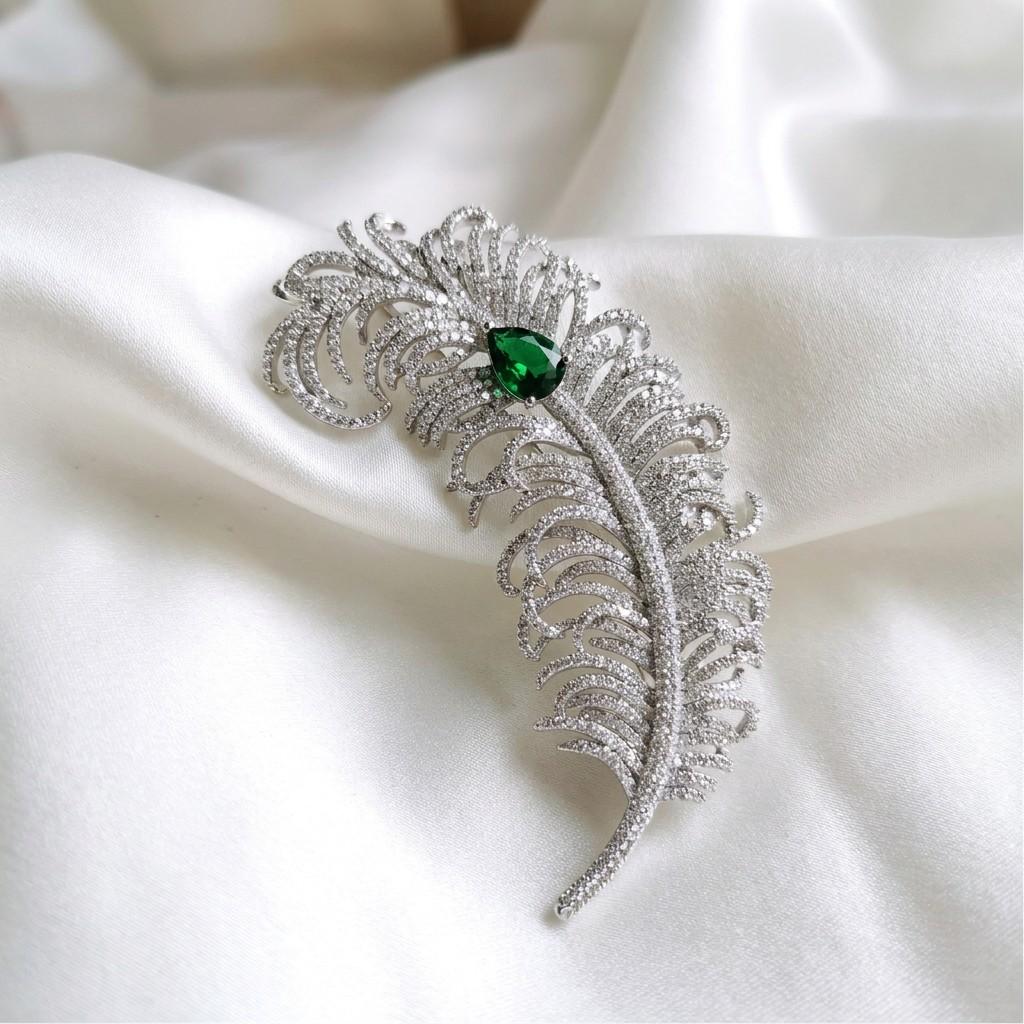 2026 Recommend Women's High-End Zircon Feather Brooch Classic Corsage Suit Accessories Jewelry Pin Buckle Wedding Gift Brooches