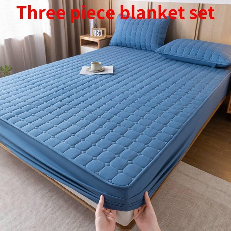 Moderne, vereinfachte Bettdecke mit Baumwollfüllung und rutschfesten Rändern für das Bett