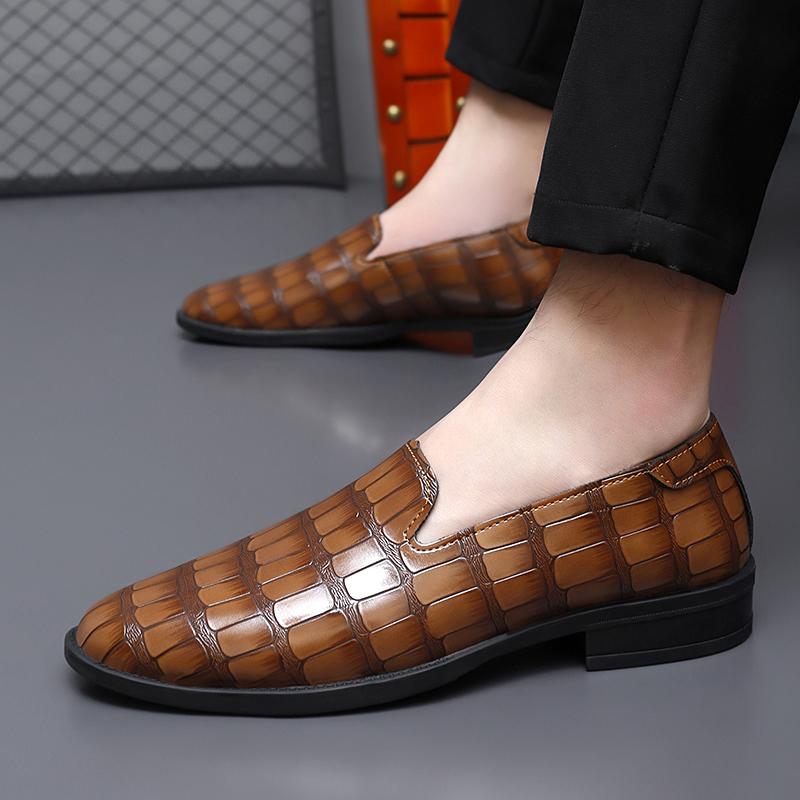 Fashion New Classic Men Loafers European American Casual Lightweight Versatile Fashion Brand Shoes Gentleman Shoes Size 38-48 Men Shoes
