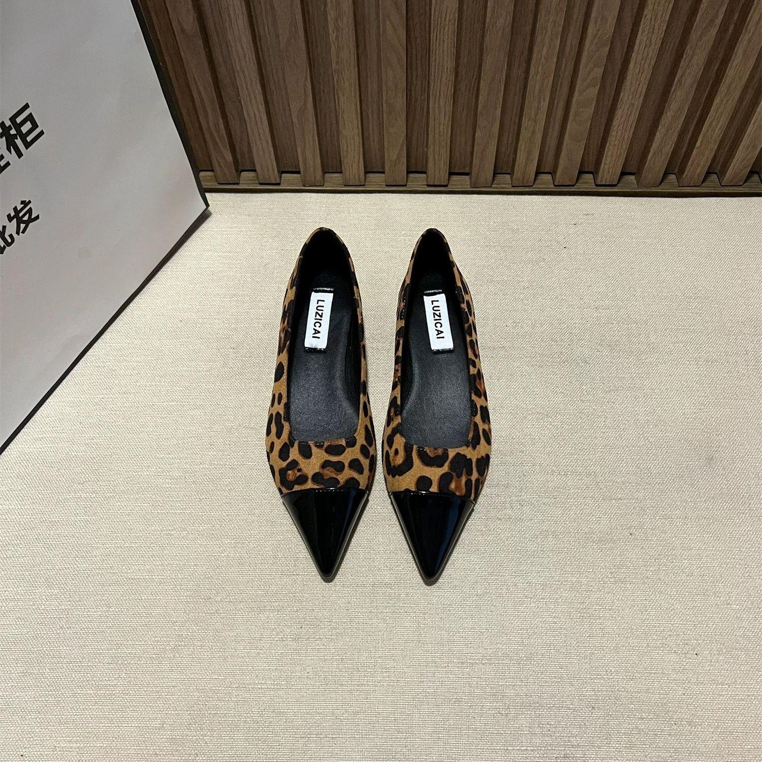 

Evening gentle wind flat-bottomed fairy shoes 2024 summer new skirt single shoes French small fragrant temperament pointed shoes 43 леопард друку кольору