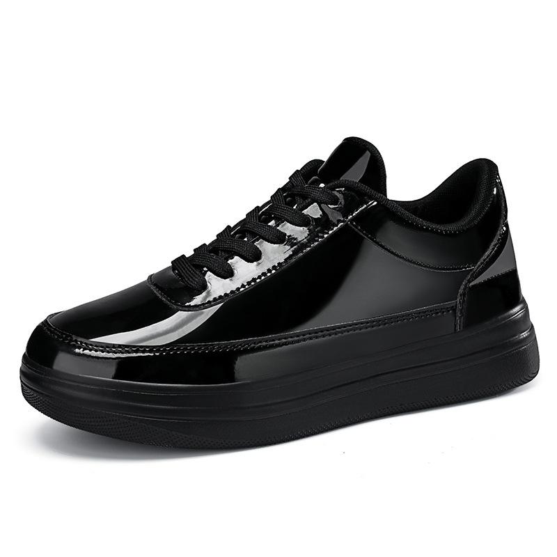 Glossy trendy personalized low-top board shoes, new large-size thick-soled wear-resistant youth sports and leisure men's shoes in autumn and winter
