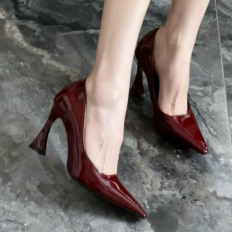 Poplar forest same style black versatile patent leather horseshoe heel single shoes women's thick heel pointed head shallow mouth sexy black silk 