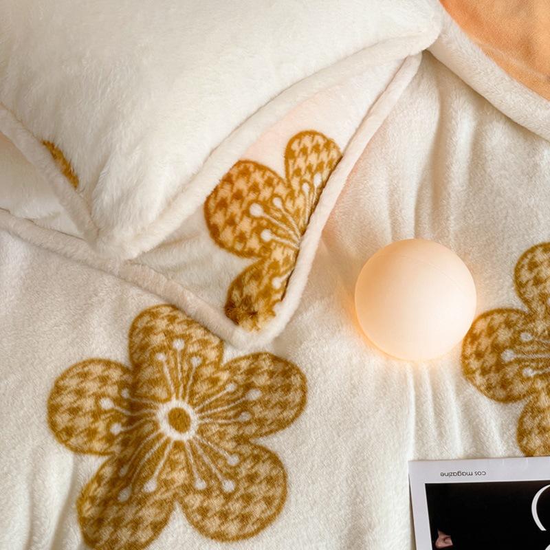 Thickened Milk Fleece Bed Four-Piece Set, Fleece Bedding Coral Flannel Quilt Cover, Bed Sheet, Human Bed Hat Three-Piece Set