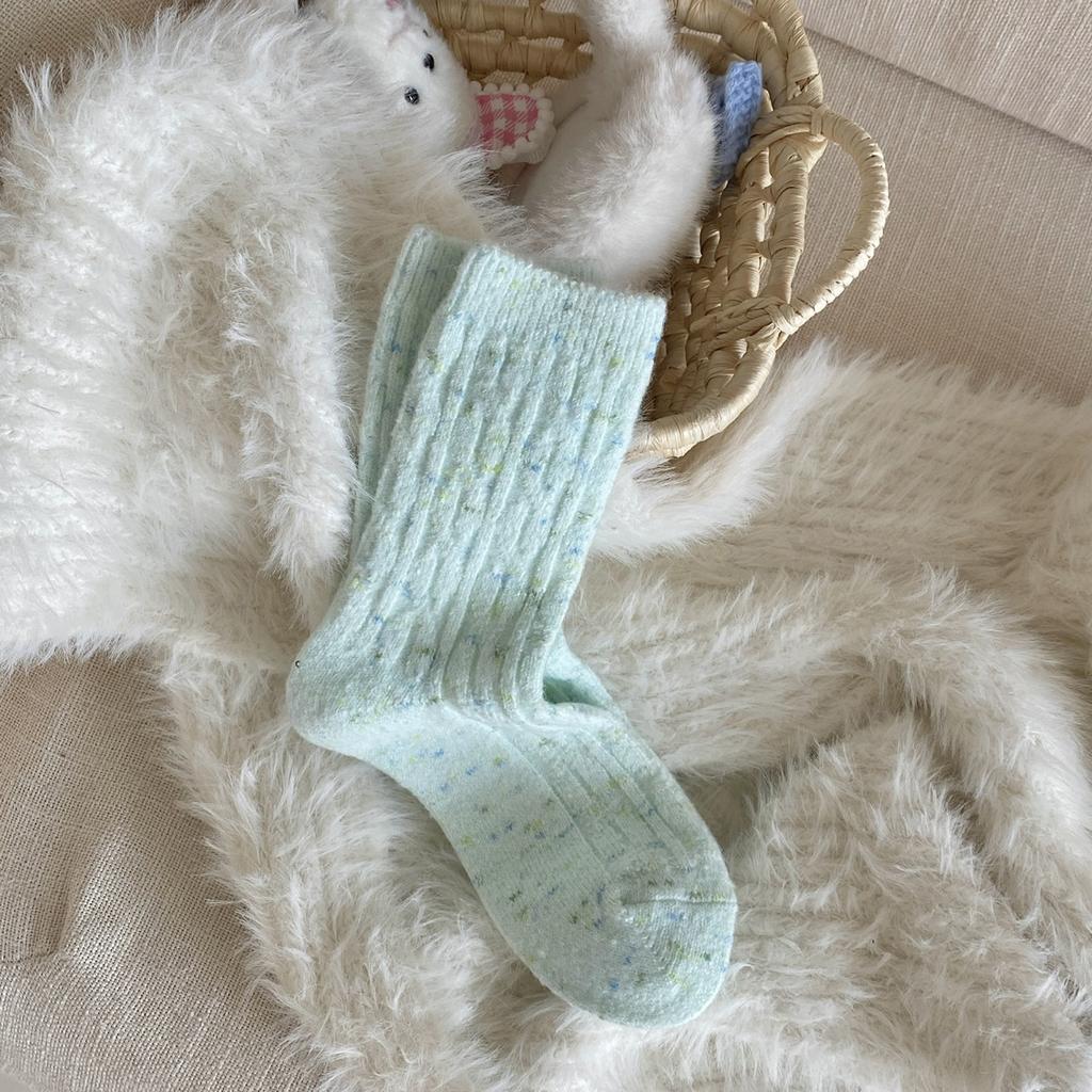 Color Twist Socks Medium Tube Socks Season Thickened Warm Winter Retro Soft Waxy Versatile Stockings