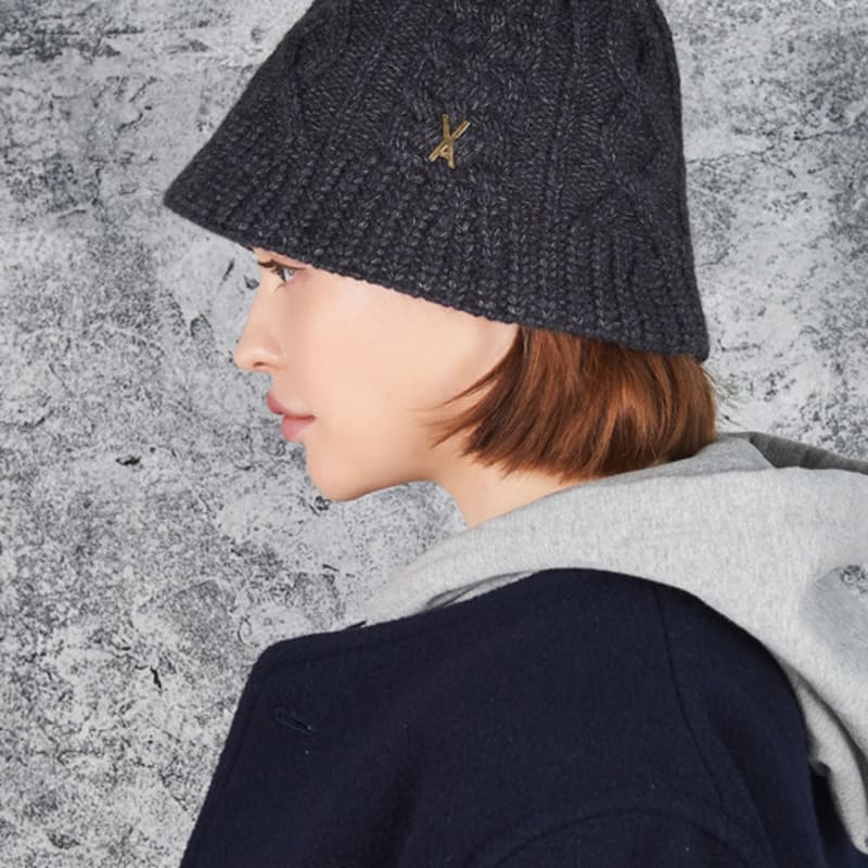 

Вязаная панама VARZAR с логотипом и шипами, темно-серая FREE