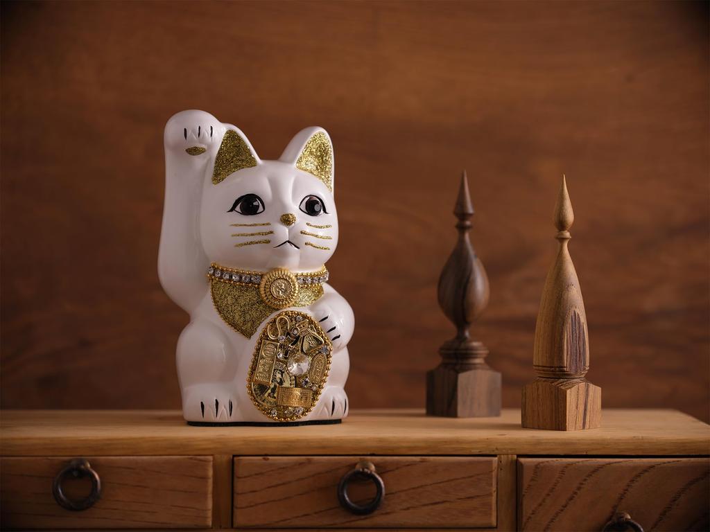Lucky Cat Millionaire Cat Right Paw Raised Ceramic Lucky Cat Auspicious Feng Shui Ornament (M-SIZE White) / _ Maneki-neko (ml_M White)