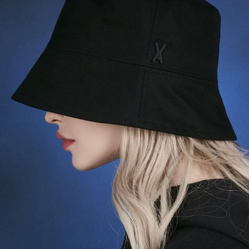 

VARZAR Панама оверсайз с шипами, черная FREE