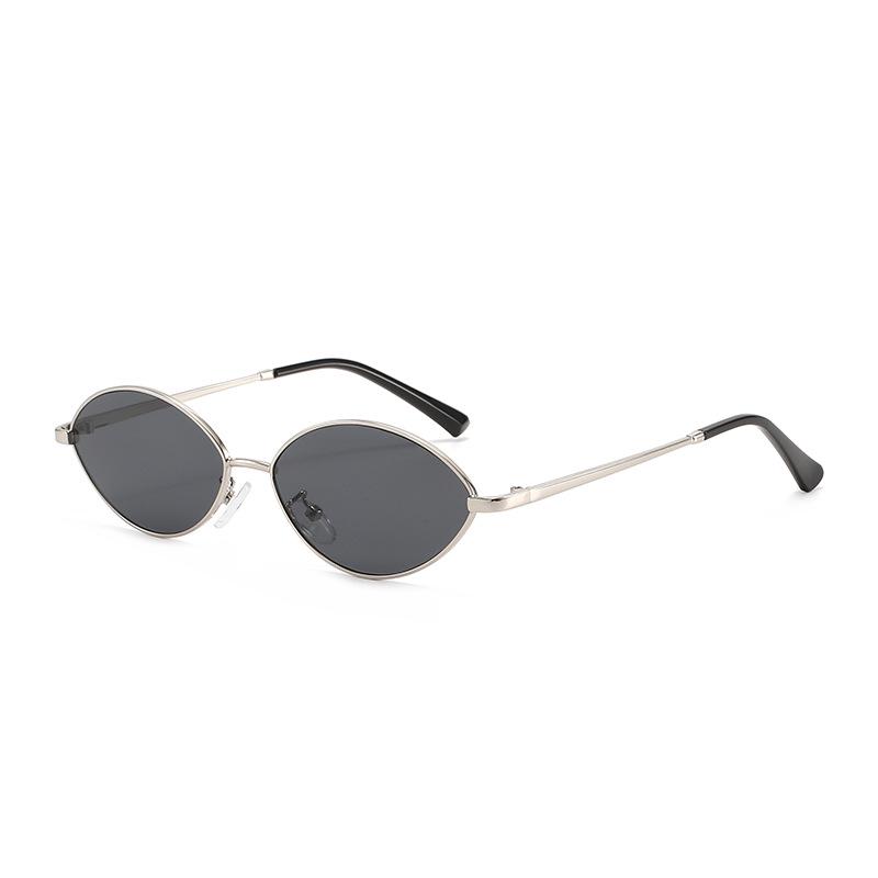 Trendy Euro-American Metal Frame Small Sunglasses for Women: Retro Street Style with High-End Appeal