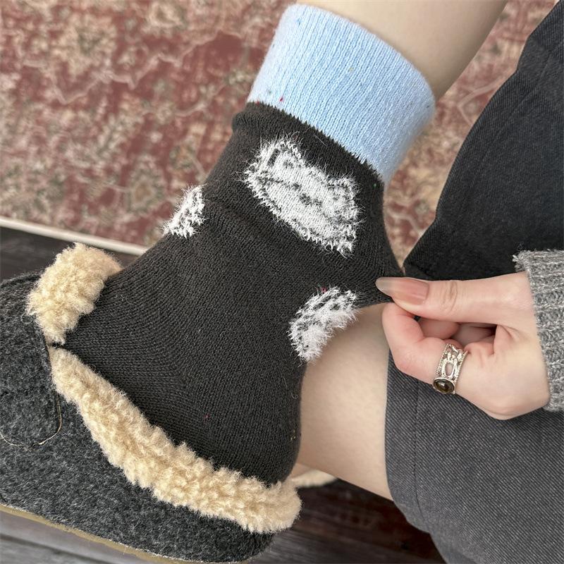 Wool Cartoon Medium Tube Socks Idea Yarn Cartoon Butterfly Socks Thickened Thermal Stacking Socks