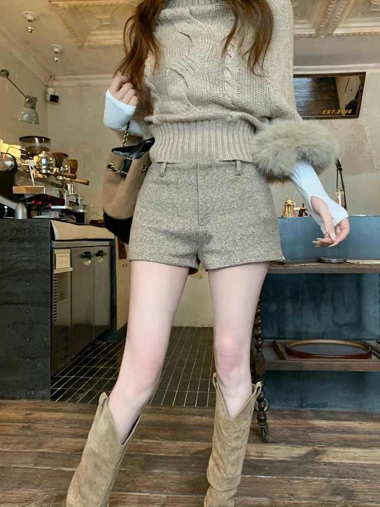 Women's High-Waisted Retro Khaki Wool Shorts - Winter Hip-Hugging A-Line Casual Straight Leg Pants