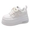Little white shoes women's 2025 autumn and winter velvet thick-soled muffin shoes European station casual small man inner height increase dad shoes