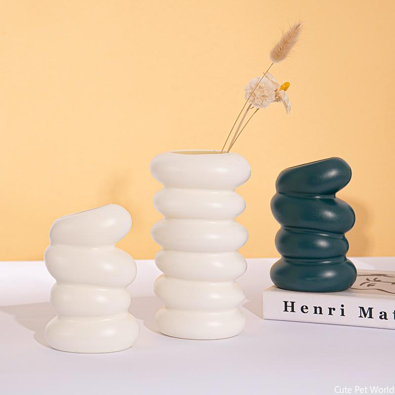 Plastic Flowers Vase Spiral Imitation Glaze Bottle Vases for Aesthetic Room Decors Decorative Living Room Desktop Ornament
