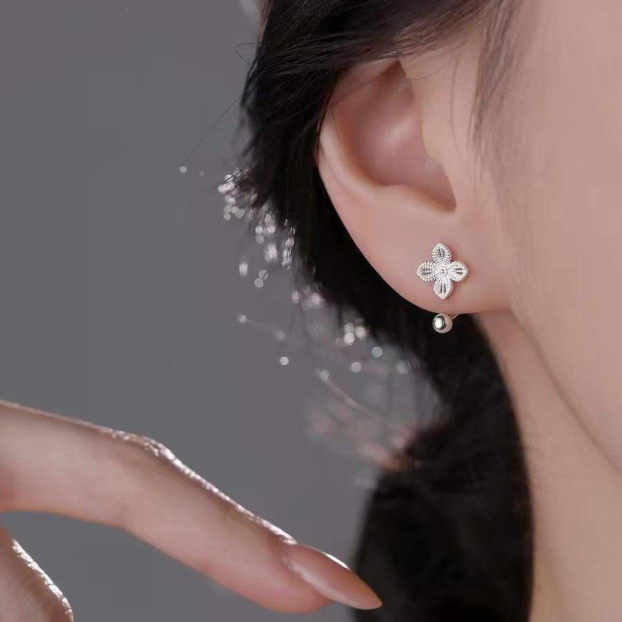 Elegant 925 Sterling Silver Flower Stud Earrings - Lightweight, High-End Women's Jewelry 2026