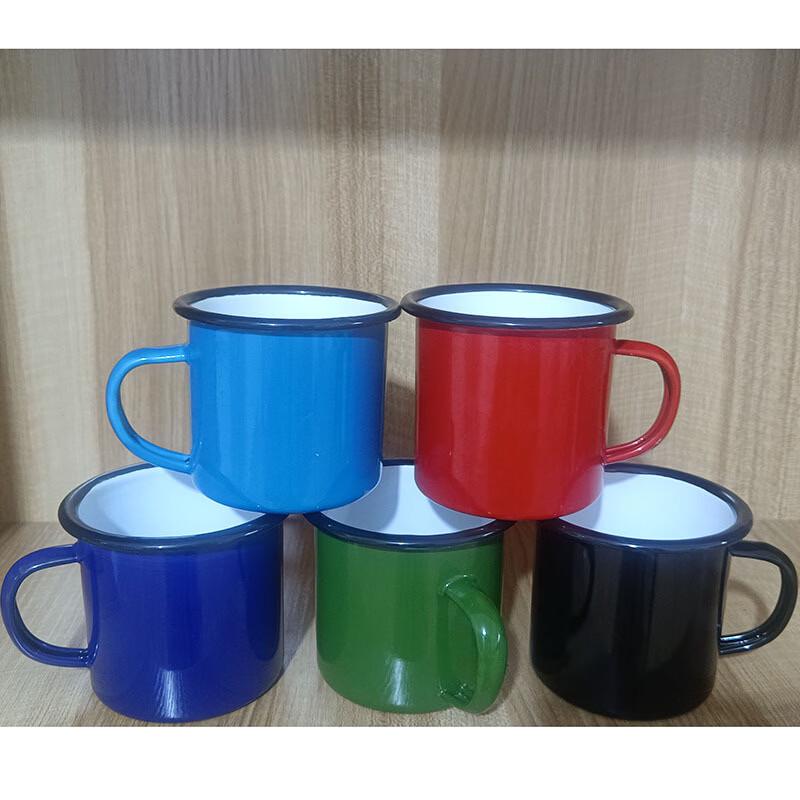 

Винтажная цветная эмалированная кружка