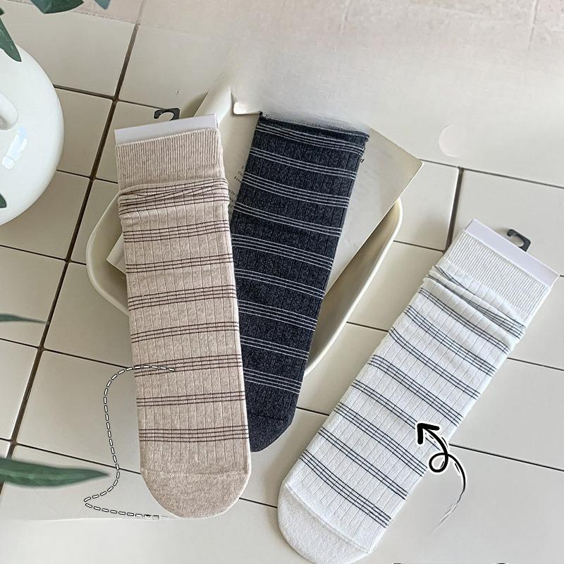 Striped Socks, Women's Mid-calf Socks, Spring and Autumn Style, Retro Sweat-absorbing, Breathable, Odor-proof, Boneless Stack Socks, Long Calf Socks