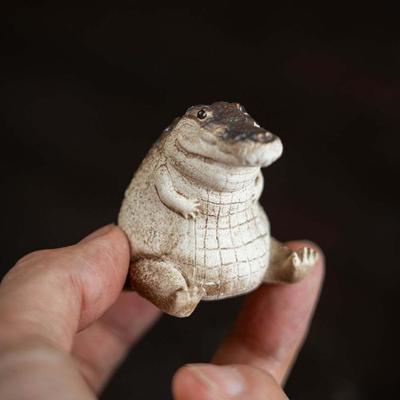 Cute Fine Workmanship Decorative Eye-catching Tea Handmade Crocodile Sculpture Tea Accessory Animal Tea Pet