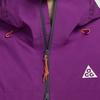 Nike Giacca Storm-Fit Misery Ridge Antivento Impermeabile Traspirante Morbida con Cappuccio e Zip a Maniche Lunghe Unisex Viola FV8642-505