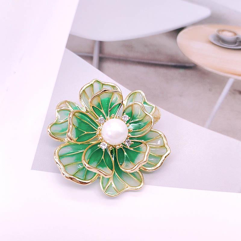 Elegant Enamel Peony & Pearl Brooch - Luxurious Unisex Pin for Clothing Accessories