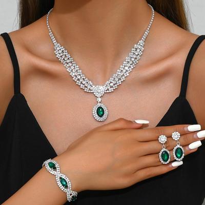 Set di Gioielli Geometrici di Lusso Retro Europeo in Cristallo e Zirconia: Collana, orecchini, bracciale