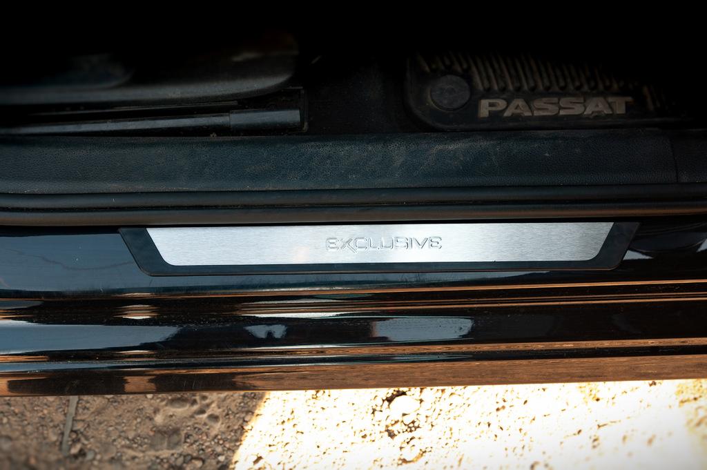 Накладки на пороги Flexill (4 шт) Exclusive для Volkswagen Passat B7 2012-2015 гг